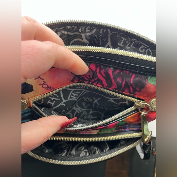 Betsy Johnson Rose print vibrant cross body, perfect condition - Picture 5 of 15